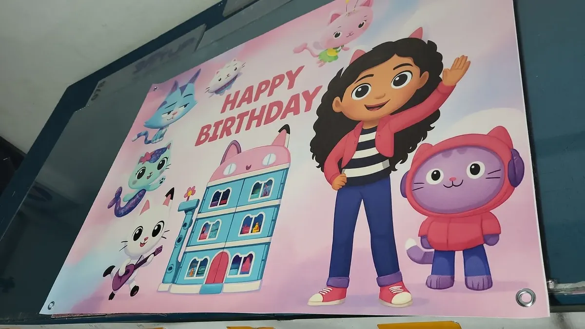Ankara doğum günü baskı örneği - happy birthday temalı çocuk karakterli branda